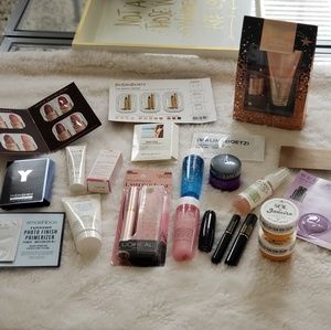 24 piece cosmetic/skin samples